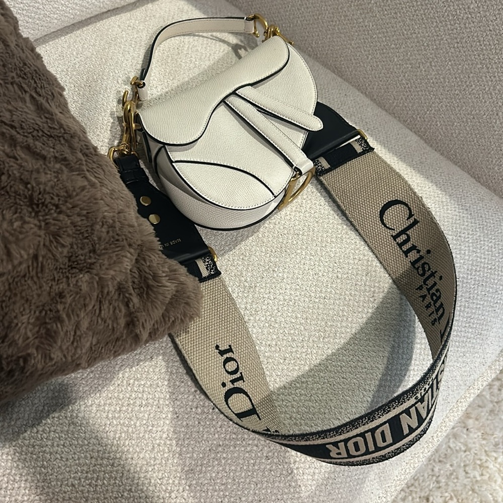 $2,900 v n moo authentic Dior small saddle bag without strap - Picture 5 of 9
